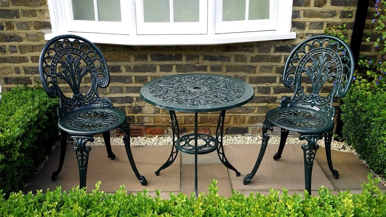 Aluminium vs. Rattan: Welche wetterfesten Möbel sind besser für den Garten?