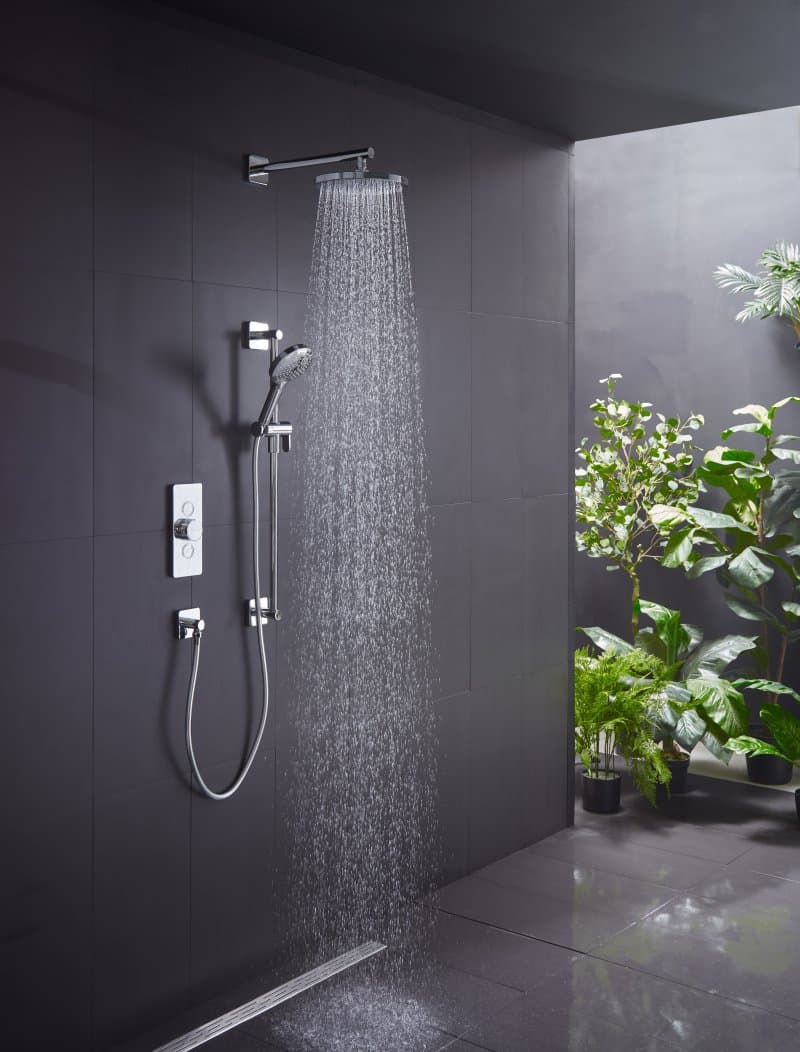 Neue Badezimmerdusche für ein altes Haus
