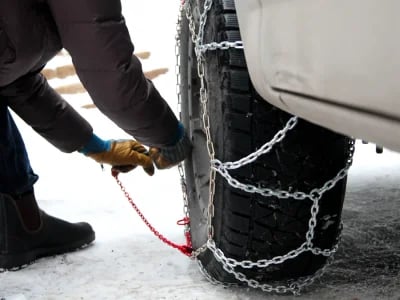 Schneeketten für LKW: Wie Sie die richtige Passform und den besten Felgenschutz finden