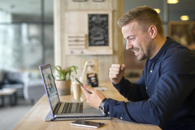 Vom Tellerwäscher zum Reichtum: Wie man mit dem Internet Millionen verdient