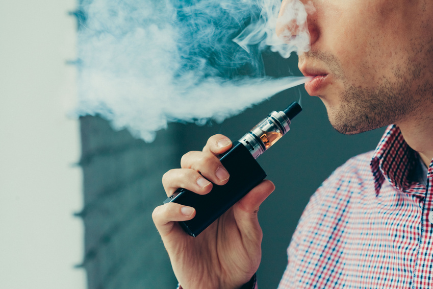 Der Aufstieg und die Kontroversen des E-Vaping: Eine umfassende Analyse