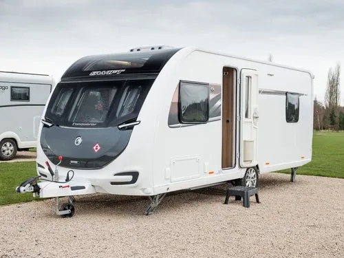 Abseits der ausgetretenen Pfade: Caravaning zu entlegenen Zielen