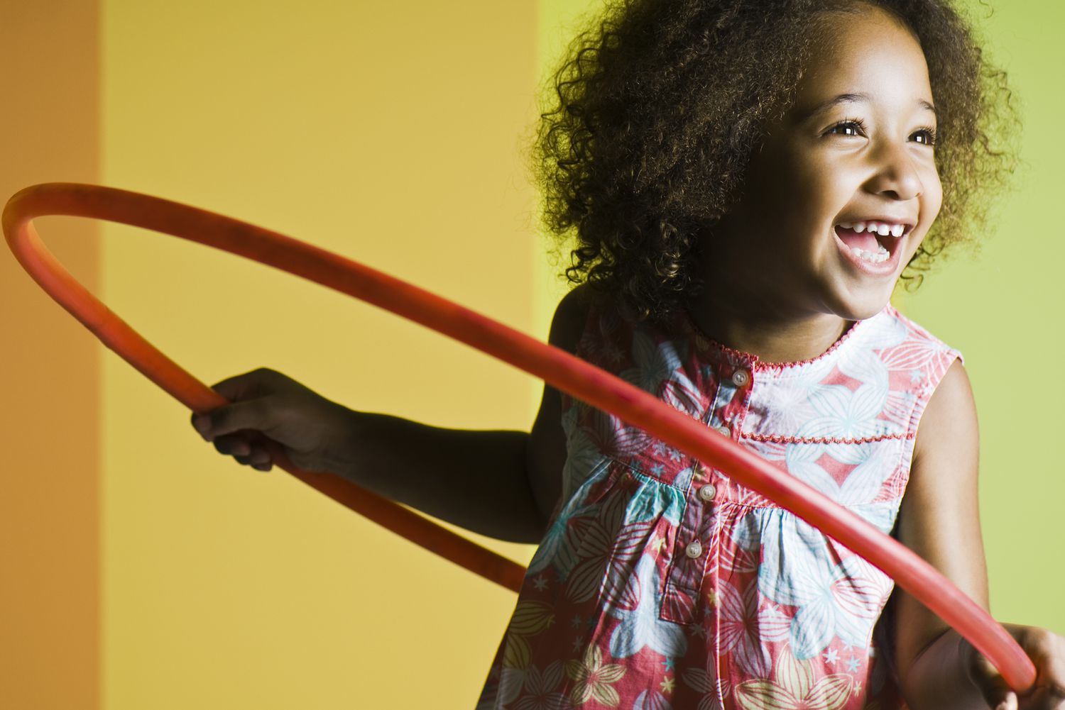 Indoor Spiele Kinder, die auch ohne Bildschirm begeistern