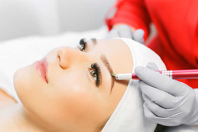 Gestalten Sie Ihr Gesicht mit Finesse: Microblading Excellence in Köln