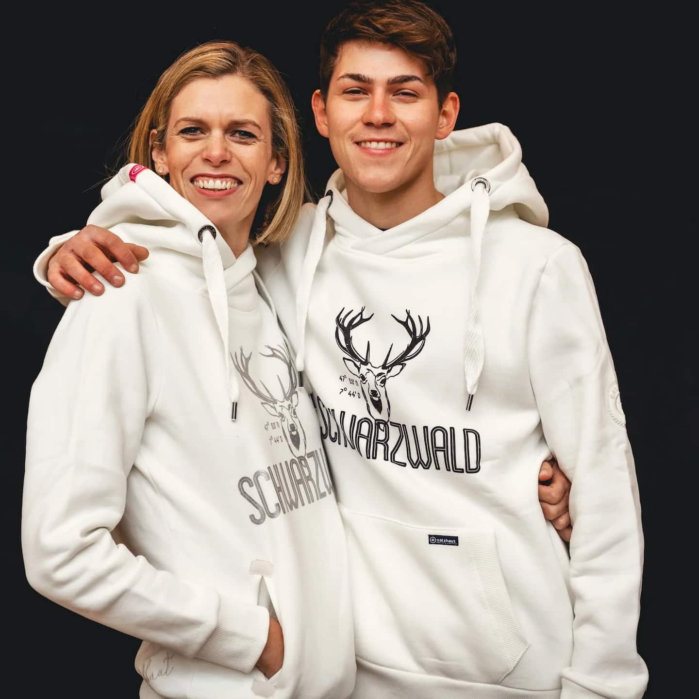 Marineblaue Hoodies: Vielseitiger Stil für jeden Anlass